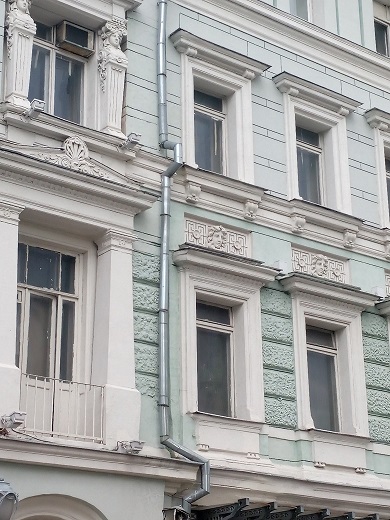 частичный ремонт и окраска фасада здания